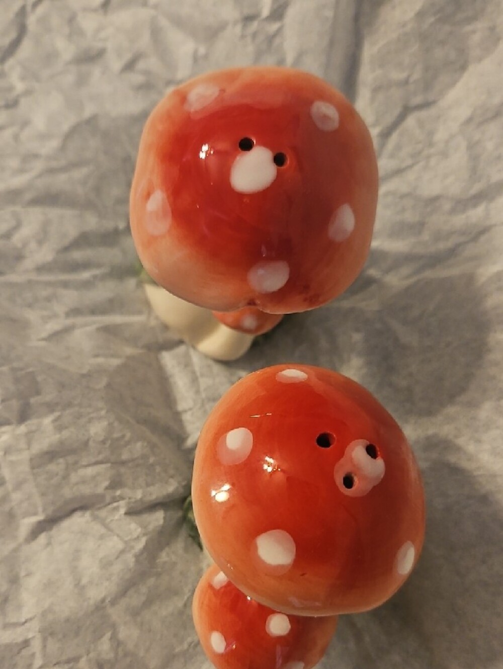 Ceramic Red & White Mushroom Salt and Pepper Shakers - Picture 3 of 8